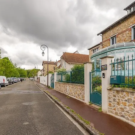 Chalet Maisonnette A L Etang Velizy-Villacoublay