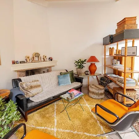 Maisonnette A L Etang
